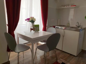 cozy city apartment 5